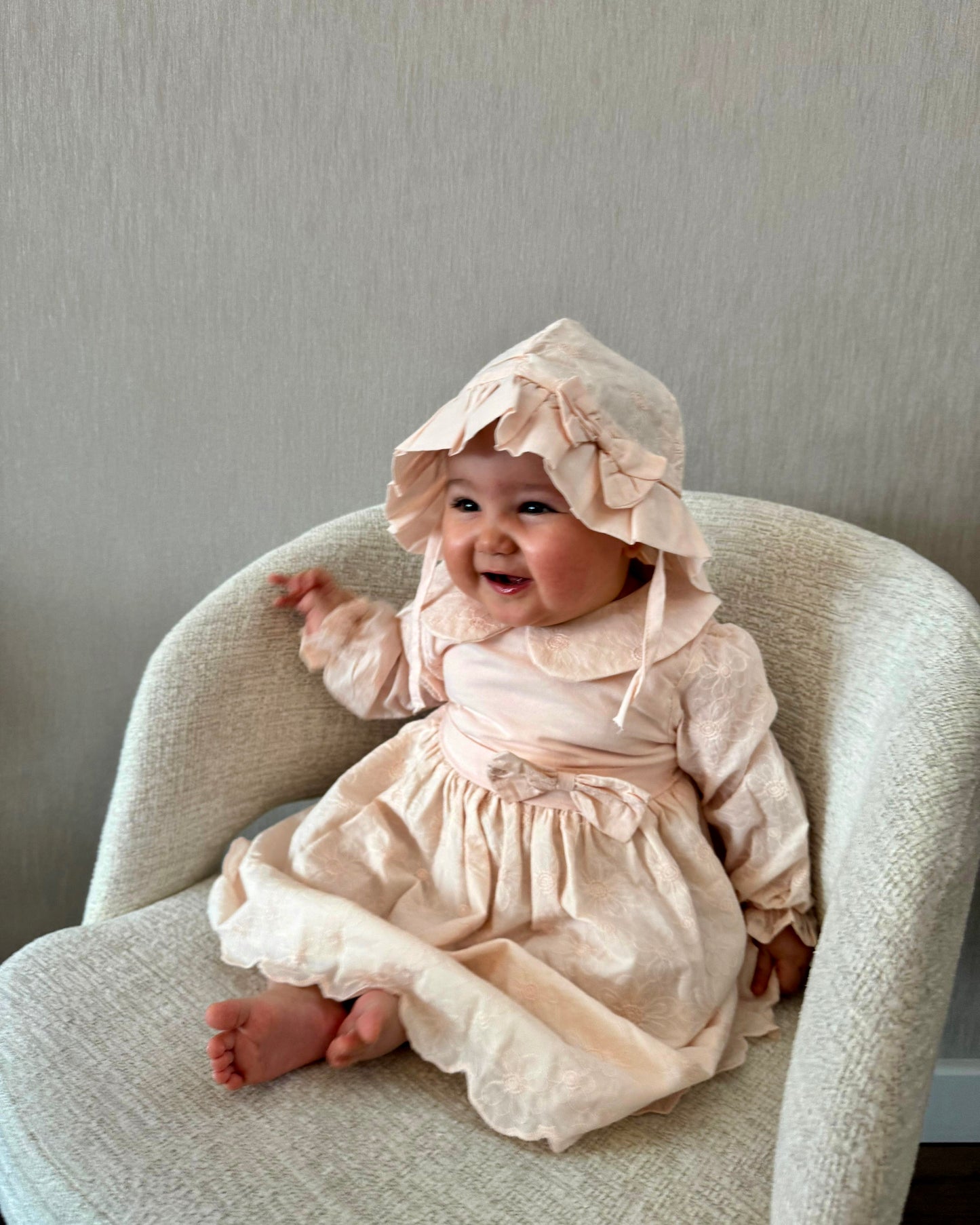 Brode Yakalı Çiçekli Pembe Elbise