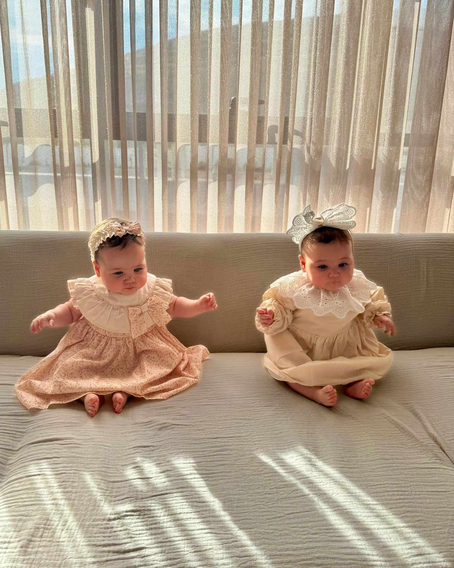 Fırfırlı Yaka Detaylı Çiçek Desenli Bebek Elbise - Saç Bandı Takım
